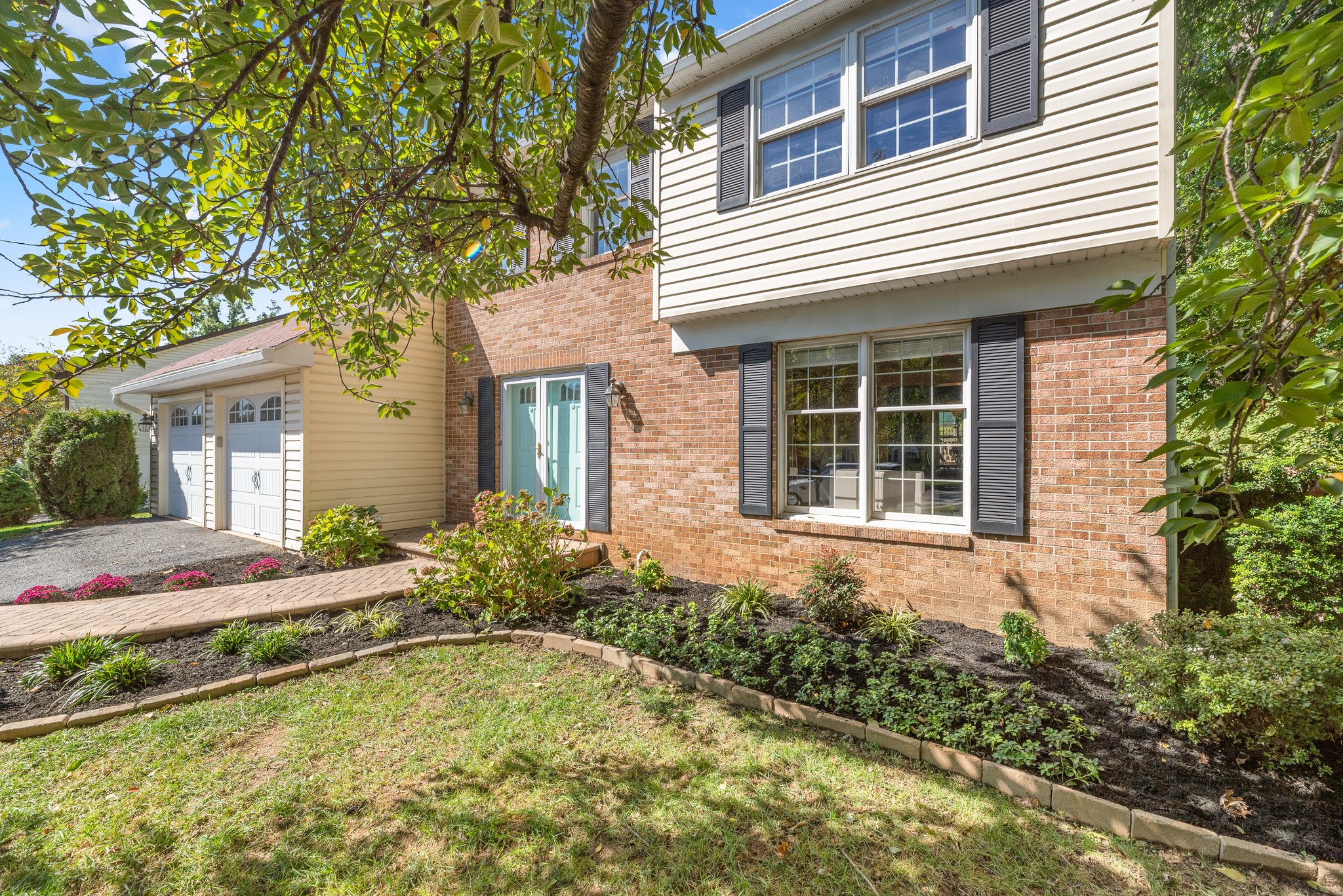 05. Front exterior .jpg