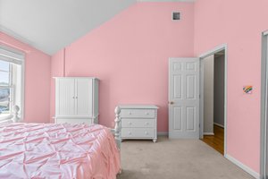 37. Upper bedroom.jpg