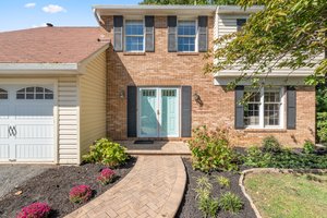 04. Front exterior .jpg