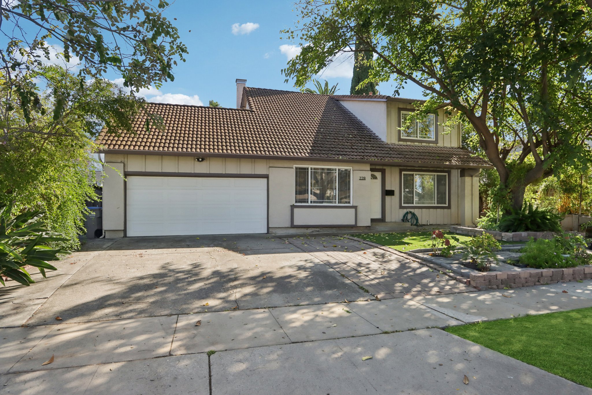 Martinvale Ln-L0811-007.jpg