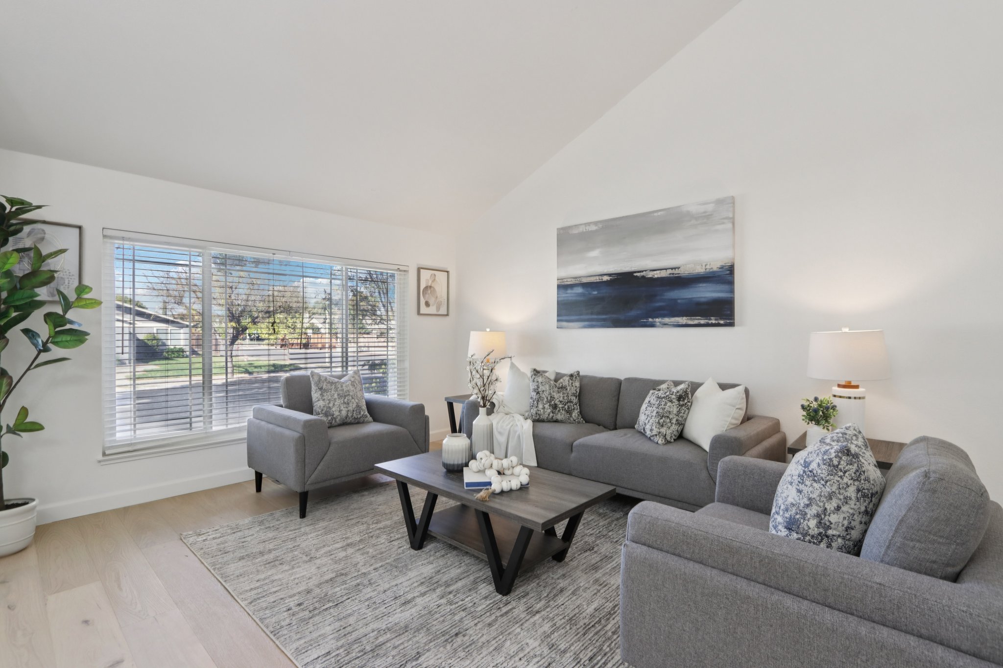 Martinvale Ln-L0811-015.jpg