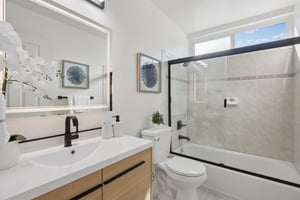 Martinvale Ln-L0811-036.jpg