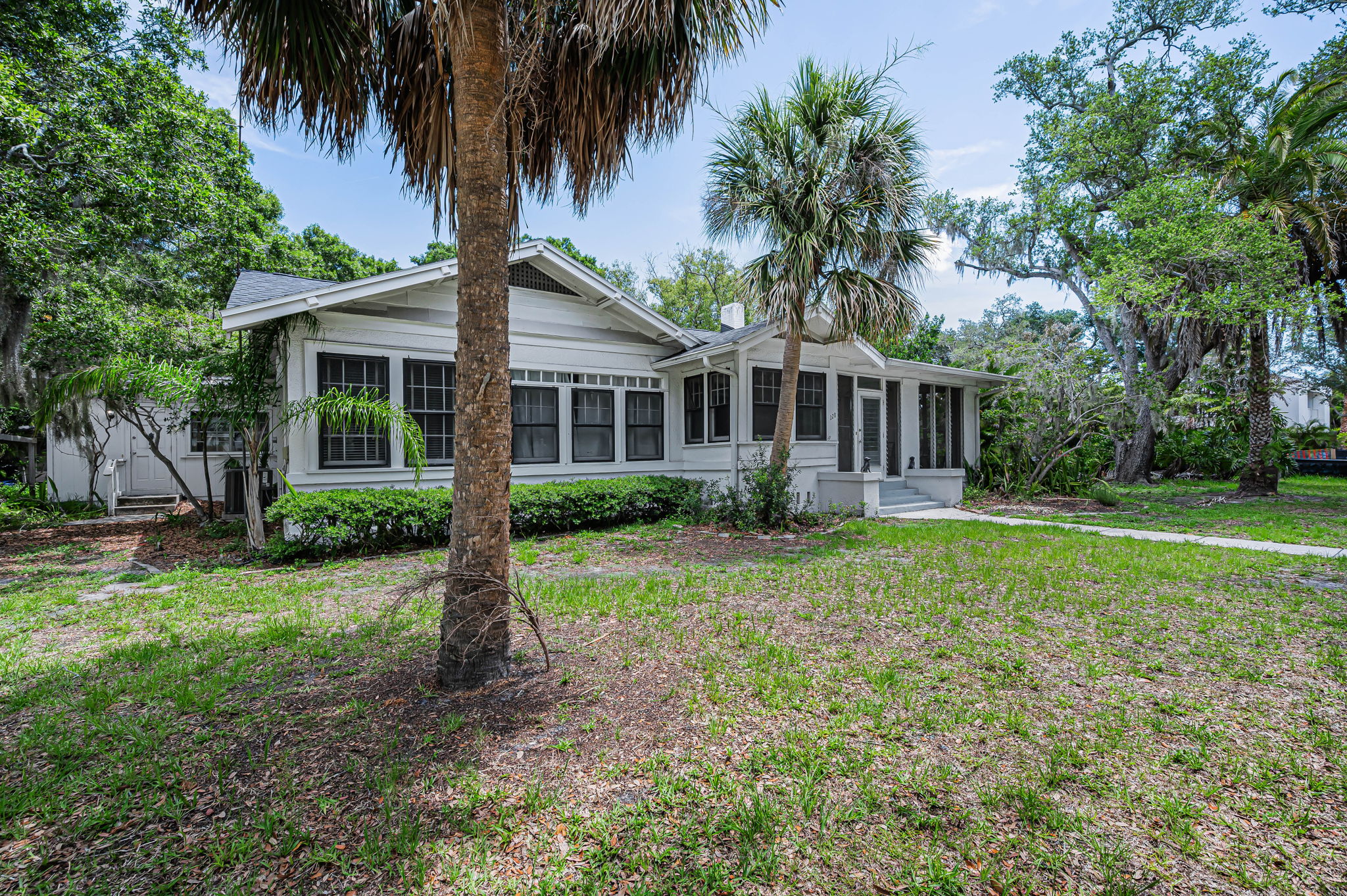 Front Exterior5
