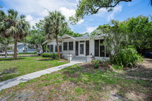 Front Exterior6