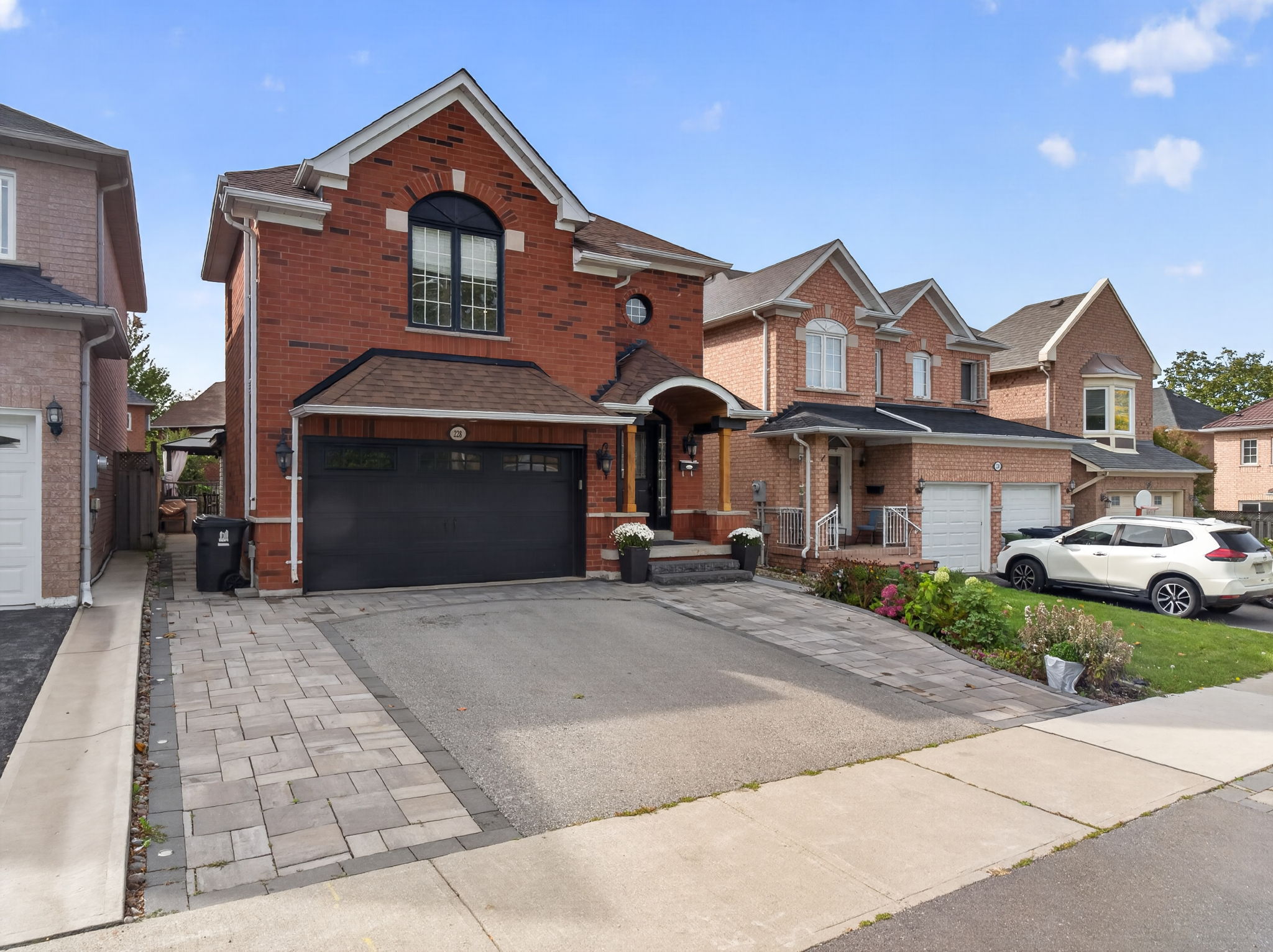 228 Rosemount Ave York, ON M9N 3C5