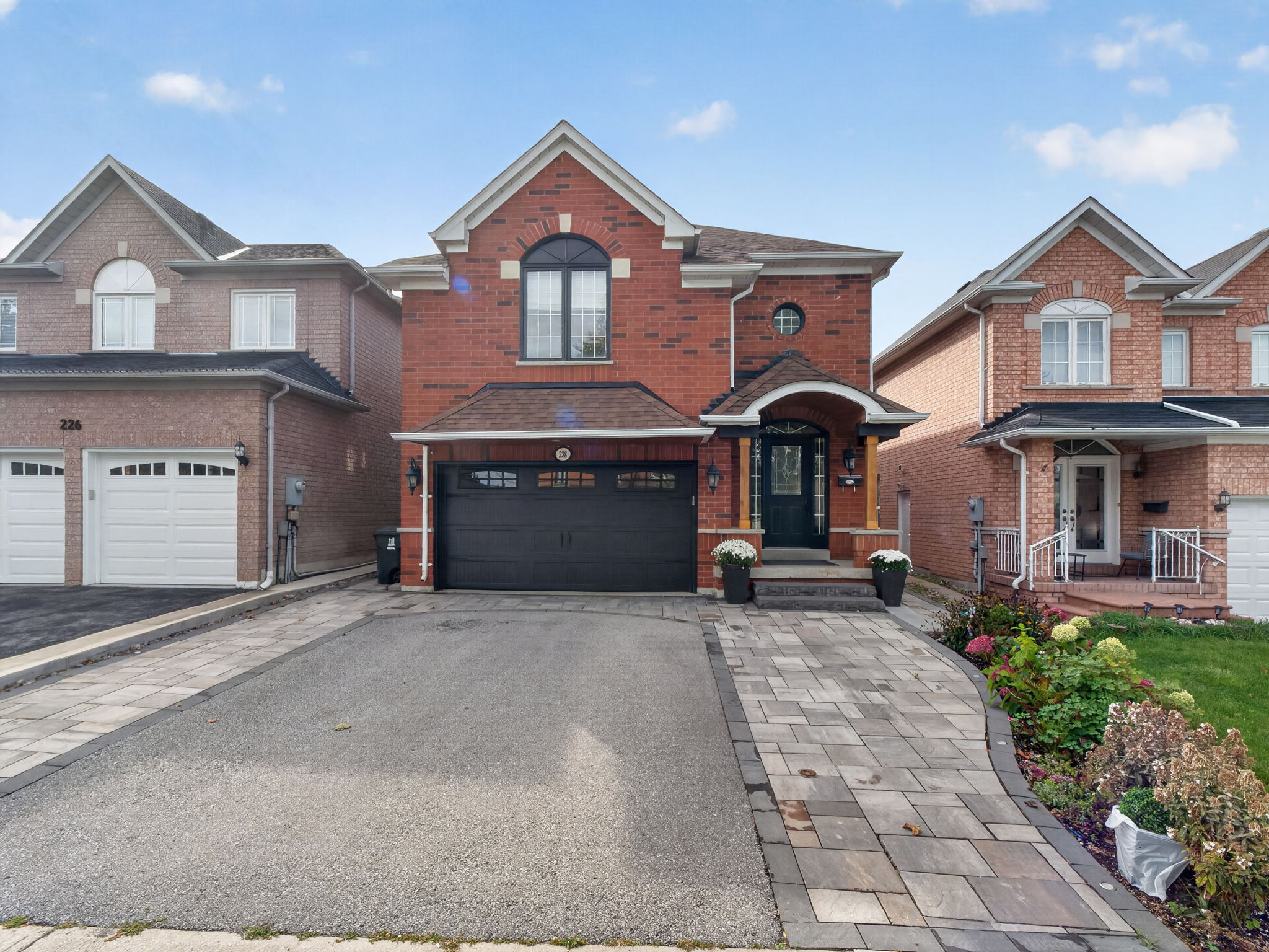 228 Rosemount Ave York, ON M9N 3C5