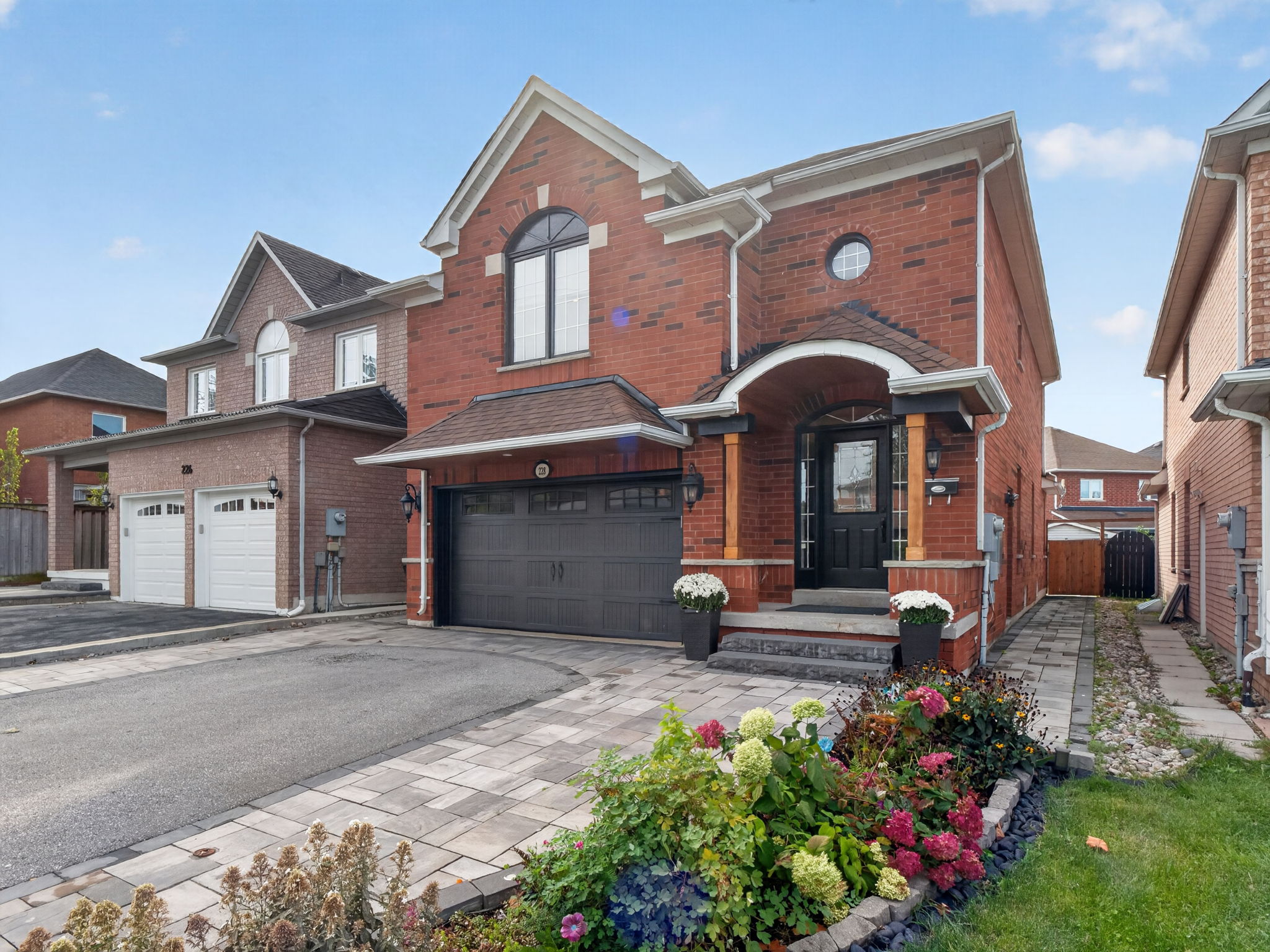 228 Rosemount Ave York, ON M9N 3C5