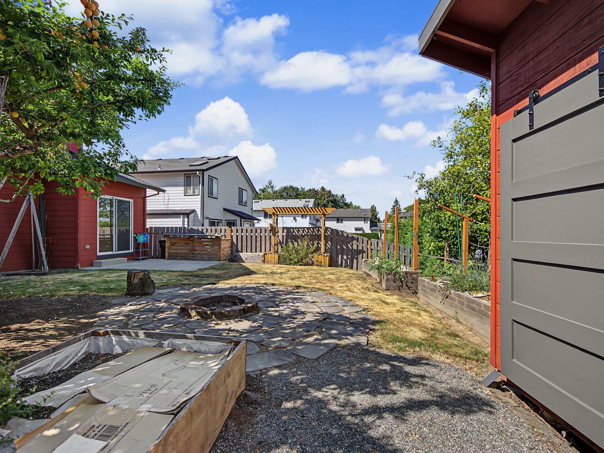  Photo 52