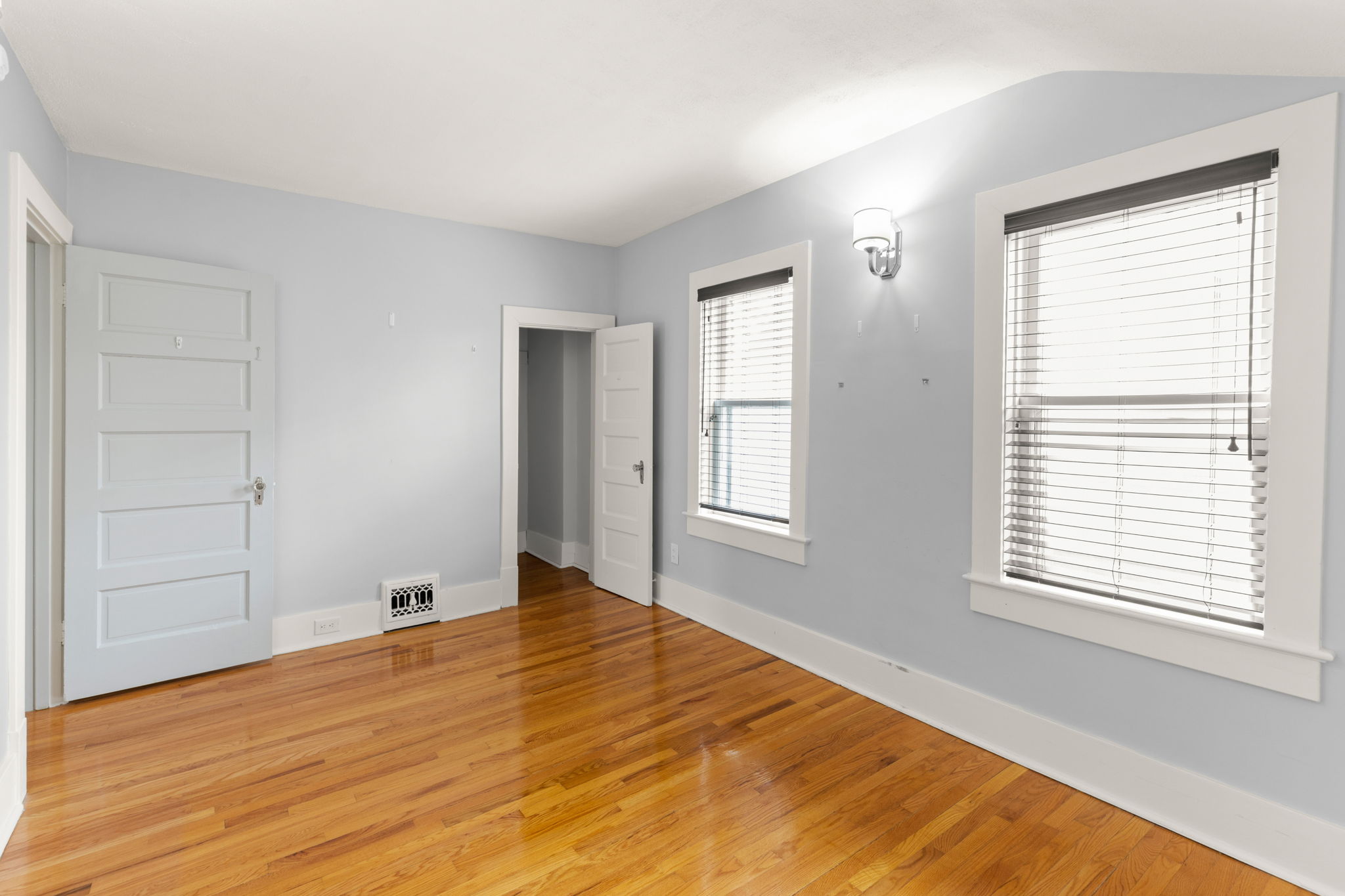 228 Sherburn St, Winnipeg, MB R3G 2K6 insight video marketing