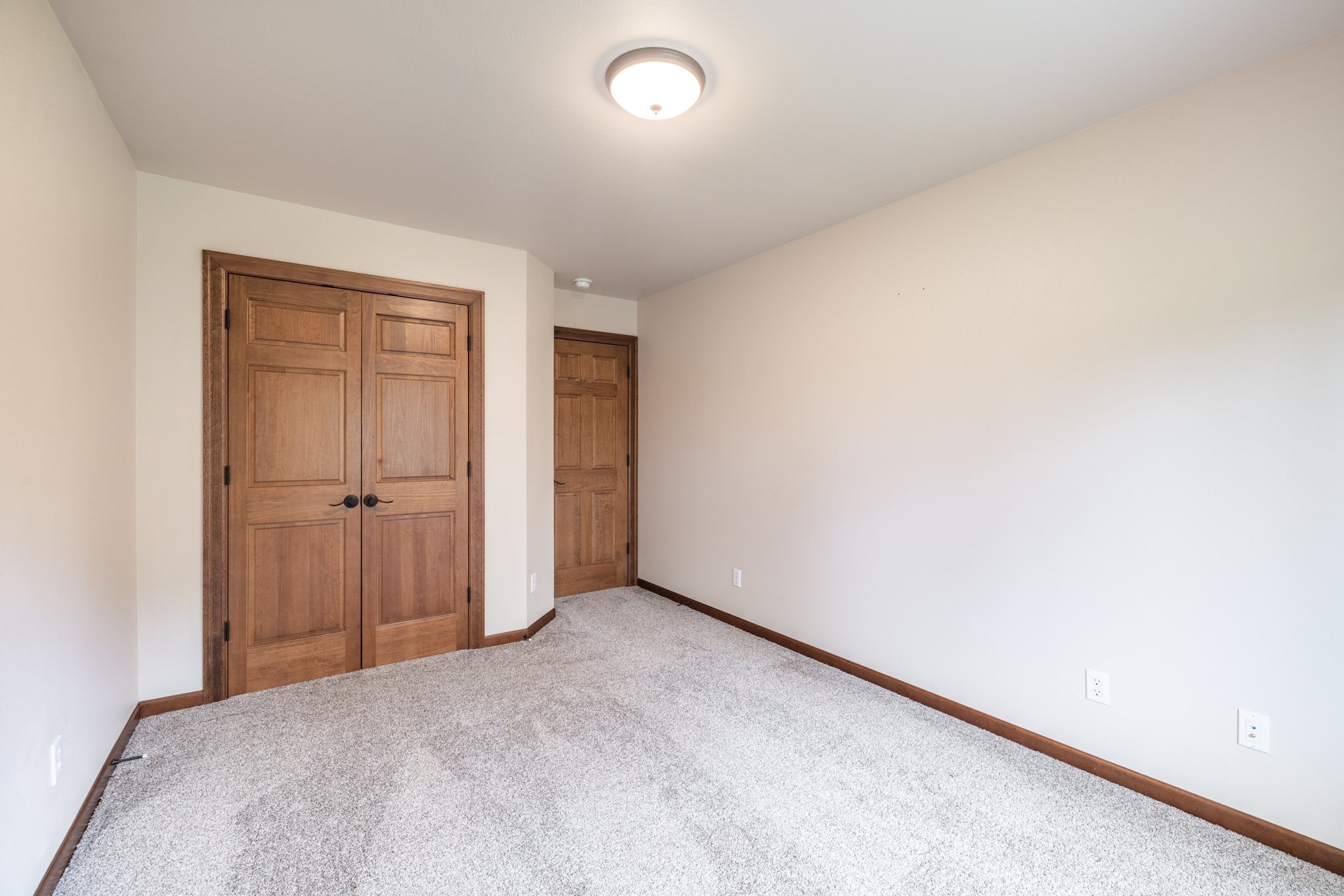 Double closet doors Bedroom 1