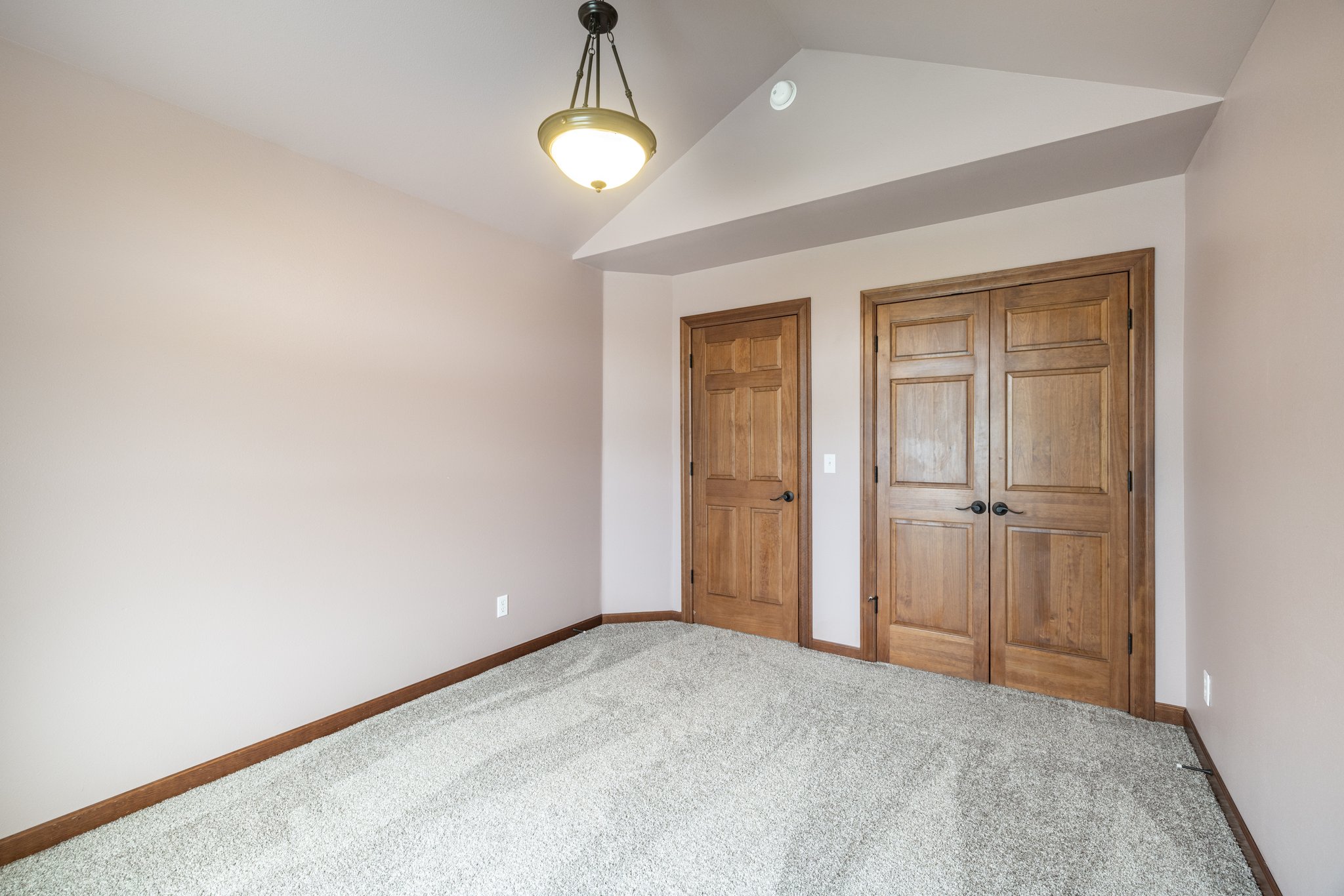 Double closet doors with closet organizer bedroom 2