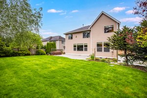 Back Yard has mature landscaping