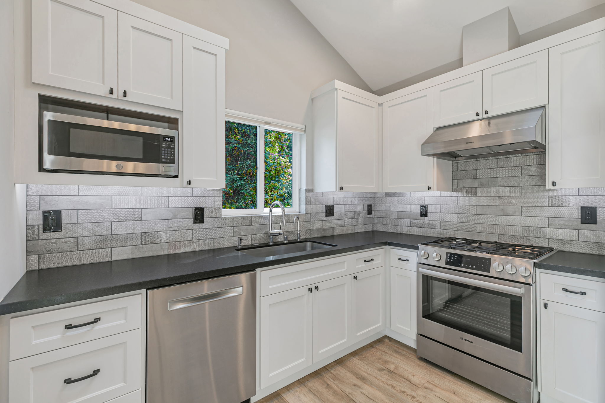 013_22826 Sequoia Dr A