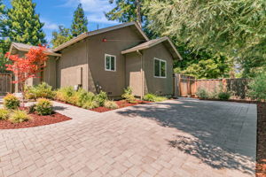 003_22826 Sequoia Dr A