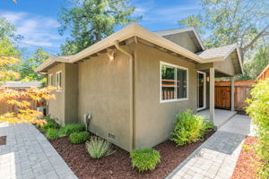 032_22826 Sequoia Dr A
