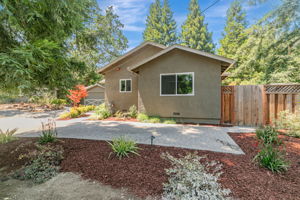 037_22826 Sequoia Dr A