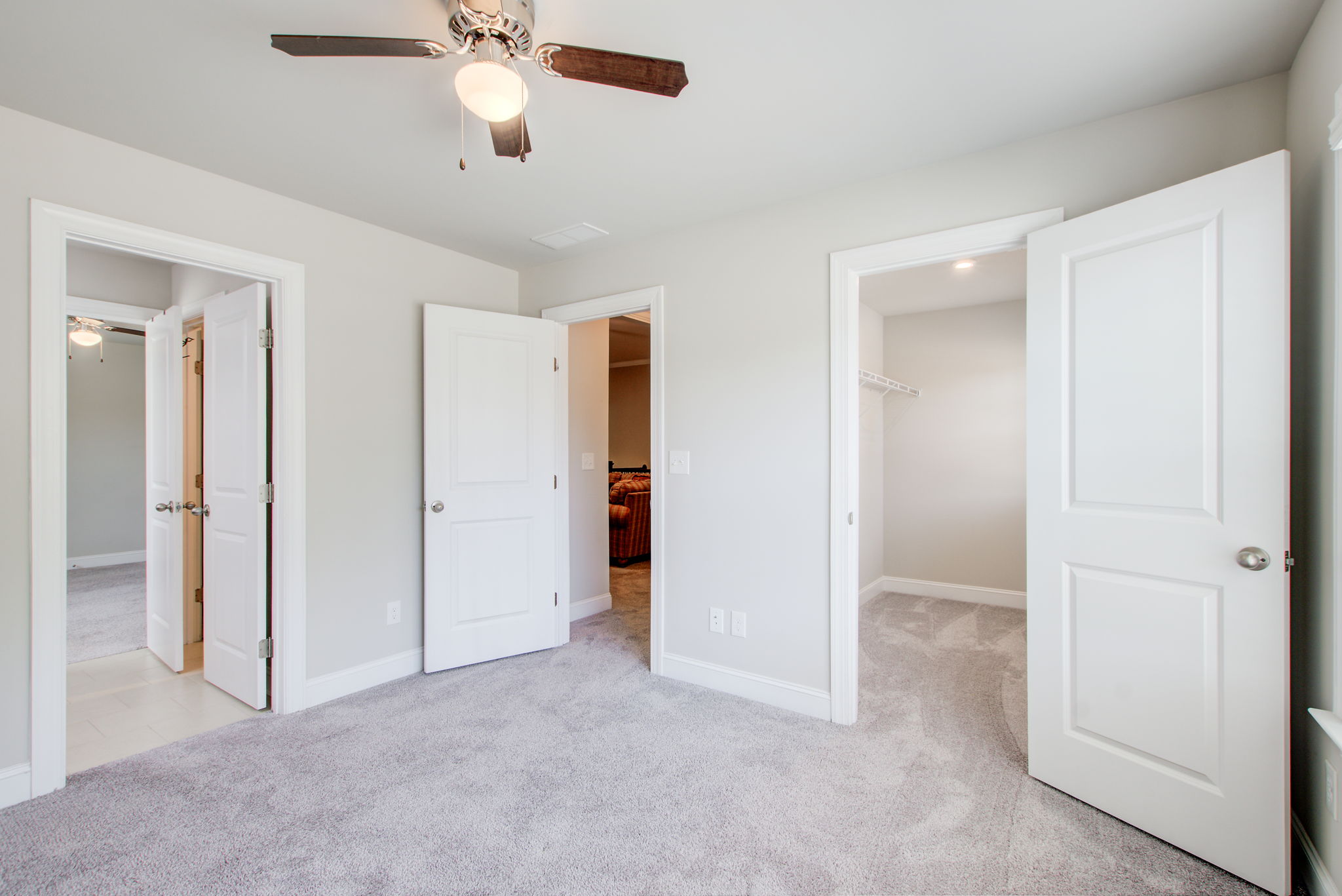 28 BR 3 B w J&J Bath + Loft