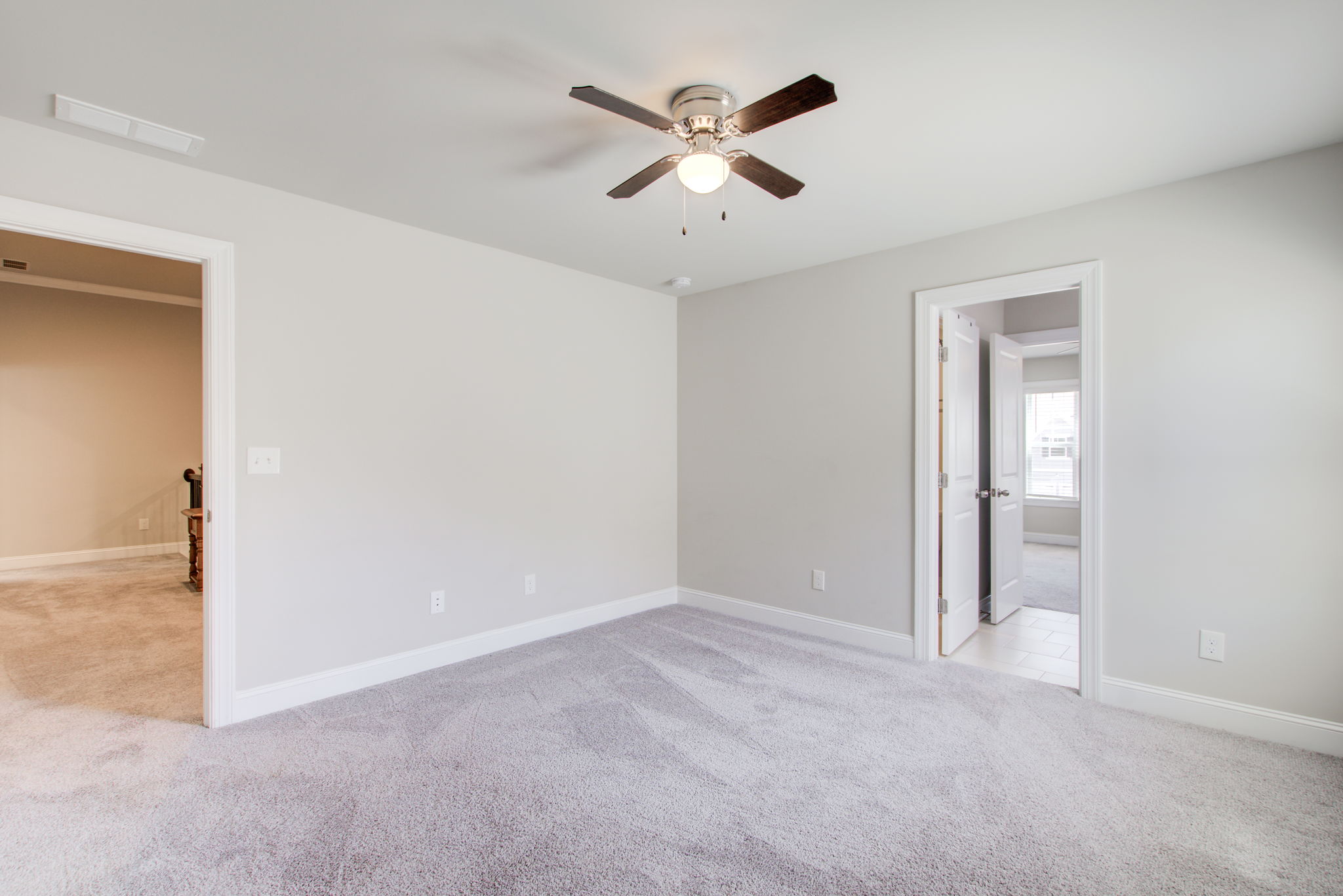 32 BR 2 B w Loft + J&J Bath