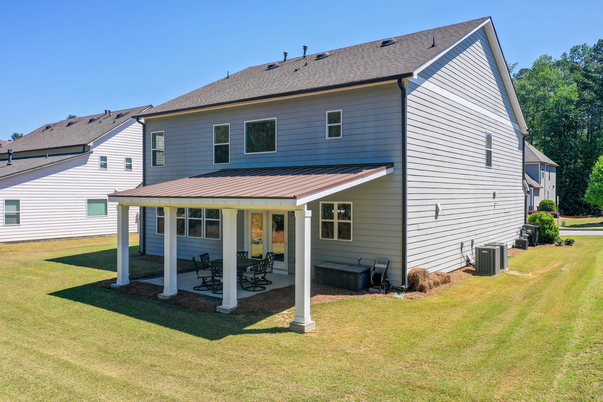 40 Aerial Ext Rear + Side