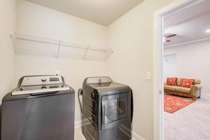38 Laundry w Loft View