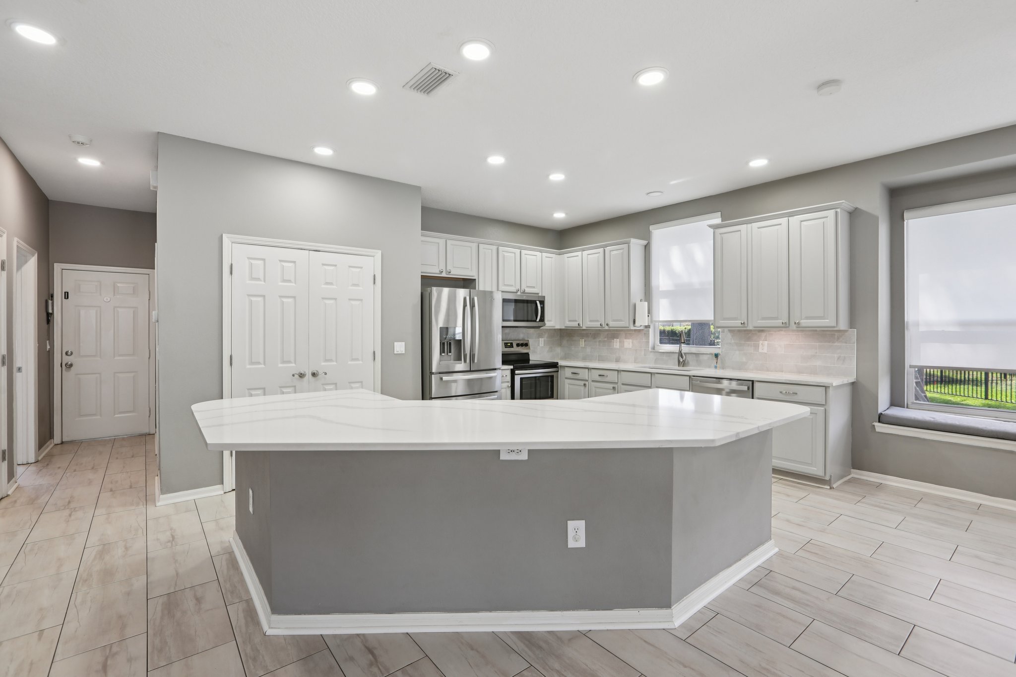 Collridge Dr-S0704-011.jpg