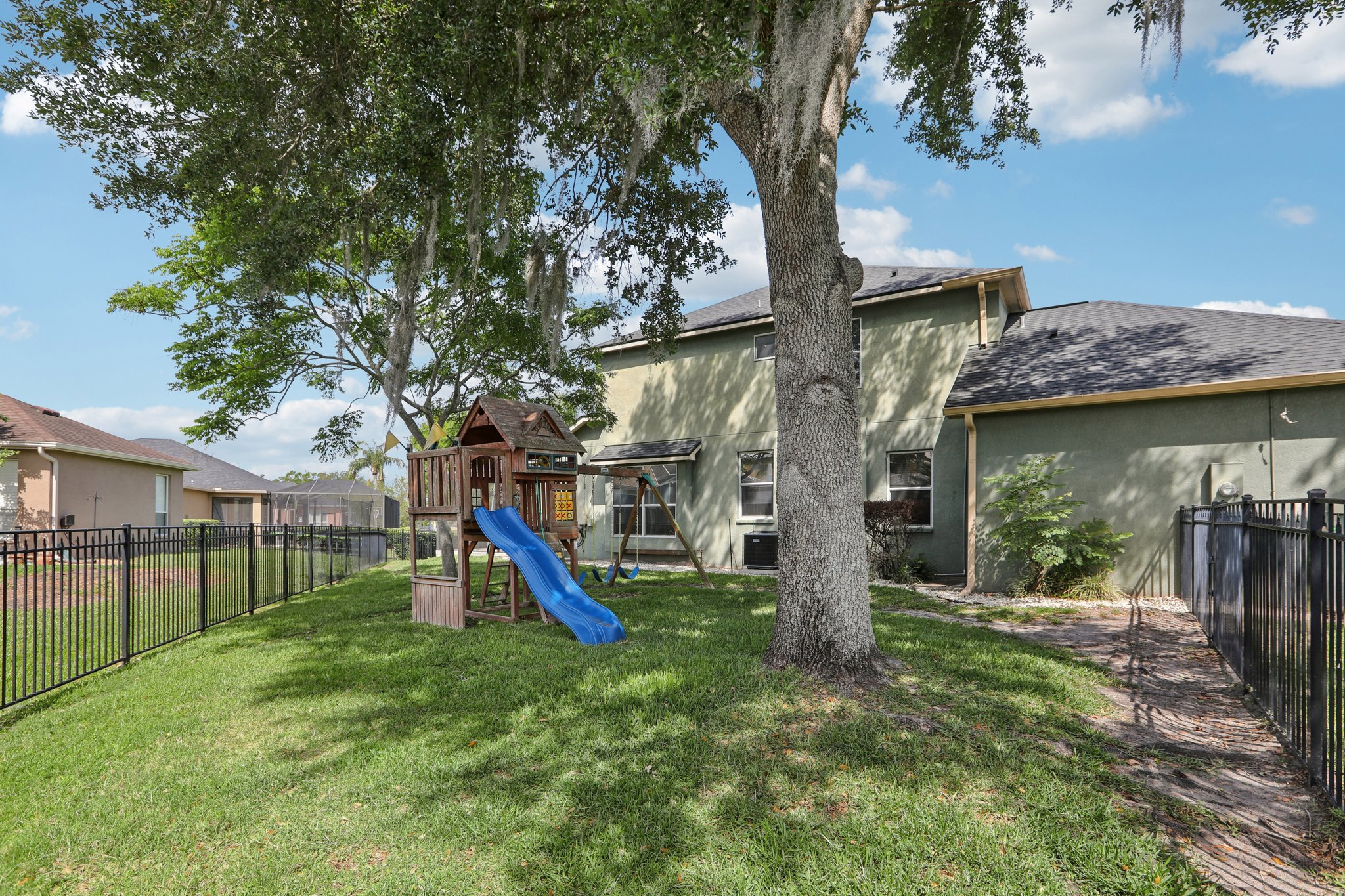 Collridge Dr-S0704-036.jpg