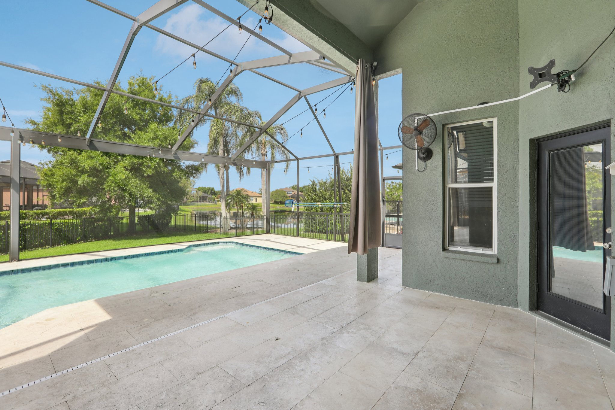 Collridge Dr-S0704-040.jpg