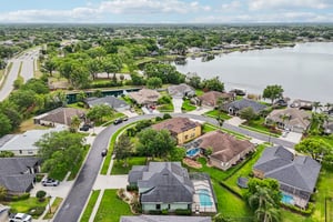 Collridge Dr-S0704-057.jpg