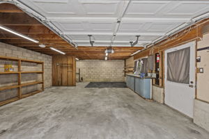  Photo 44