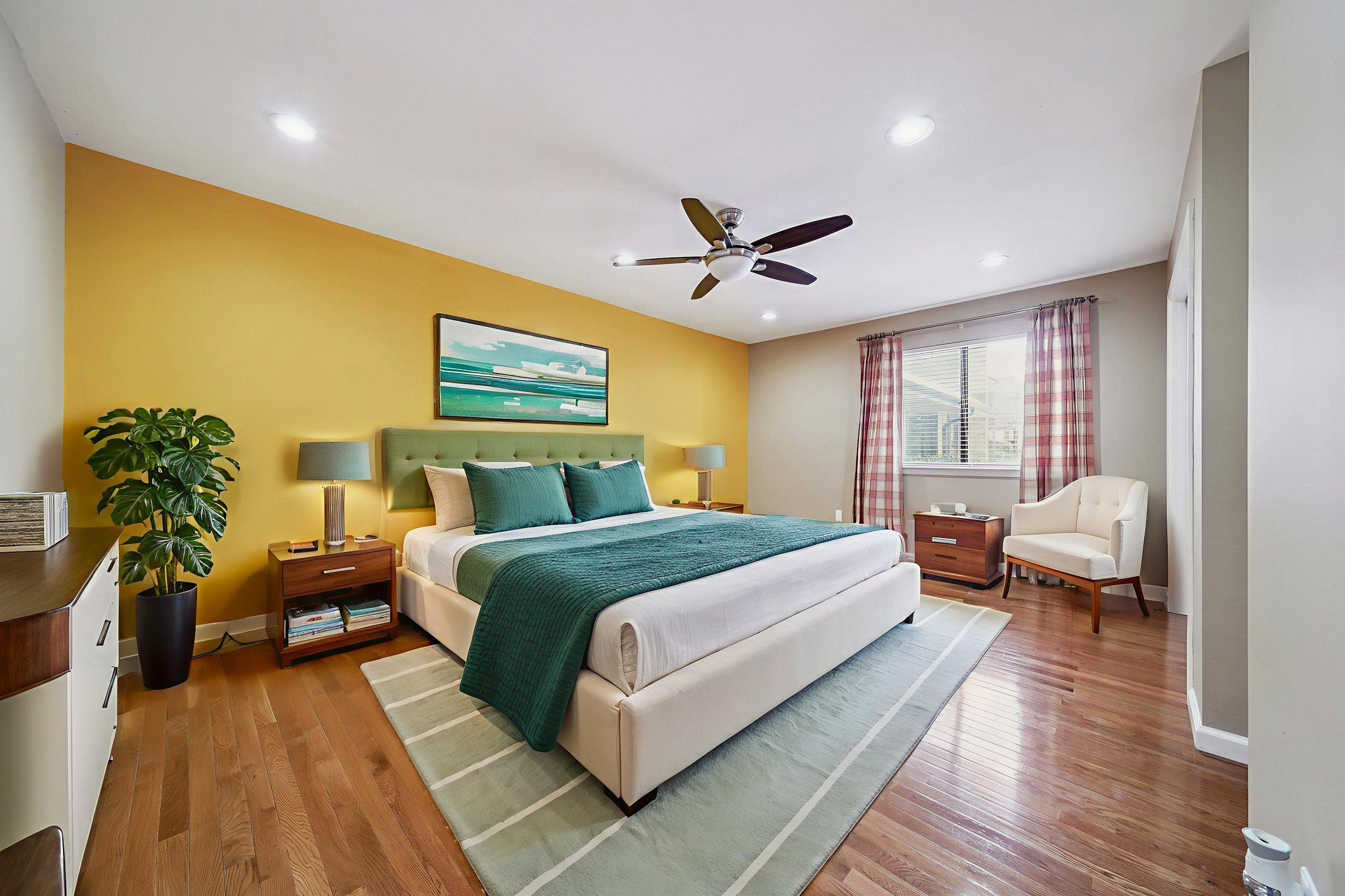 008 (2) virtually staged.jpeg