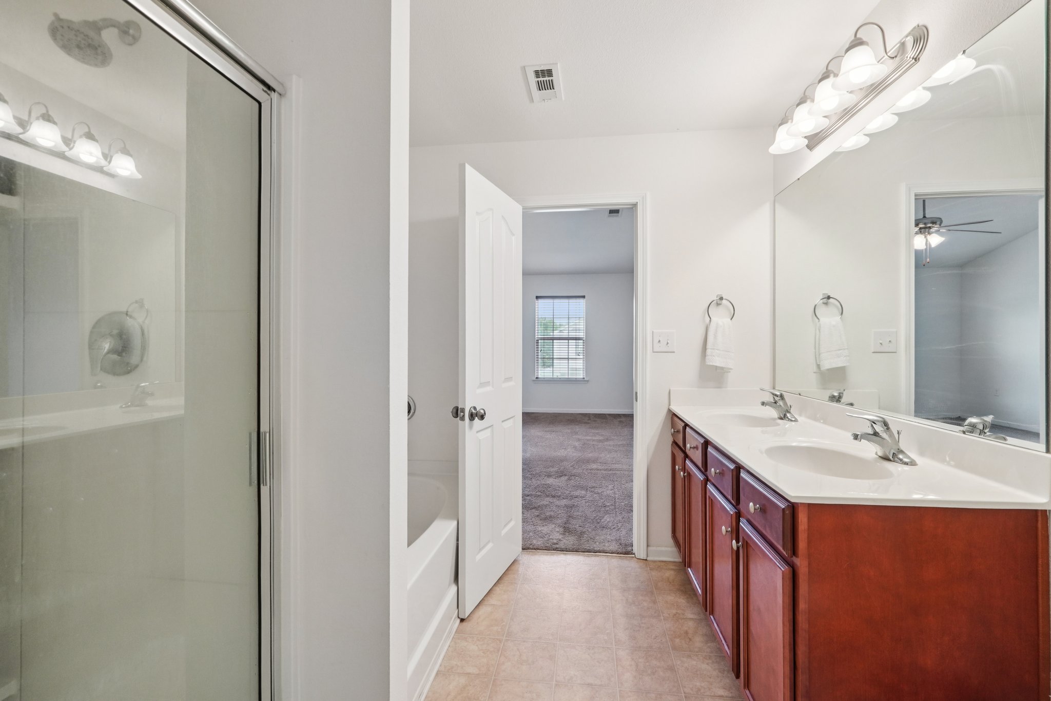 Reid Pointe Ave-S1208-032.jpg