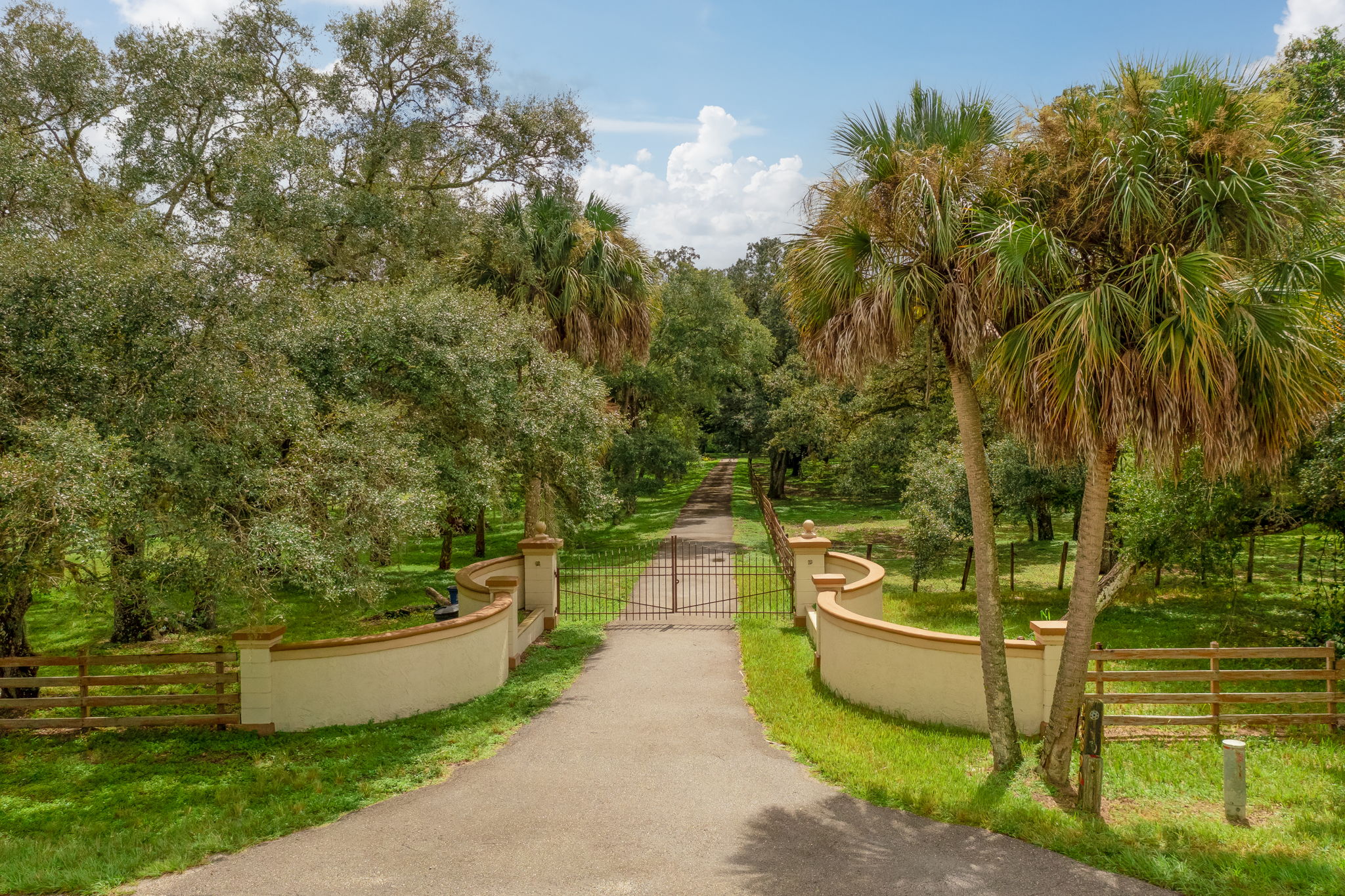 15635 Angelica Dr, Alva, FL 33920, USA Photo 2