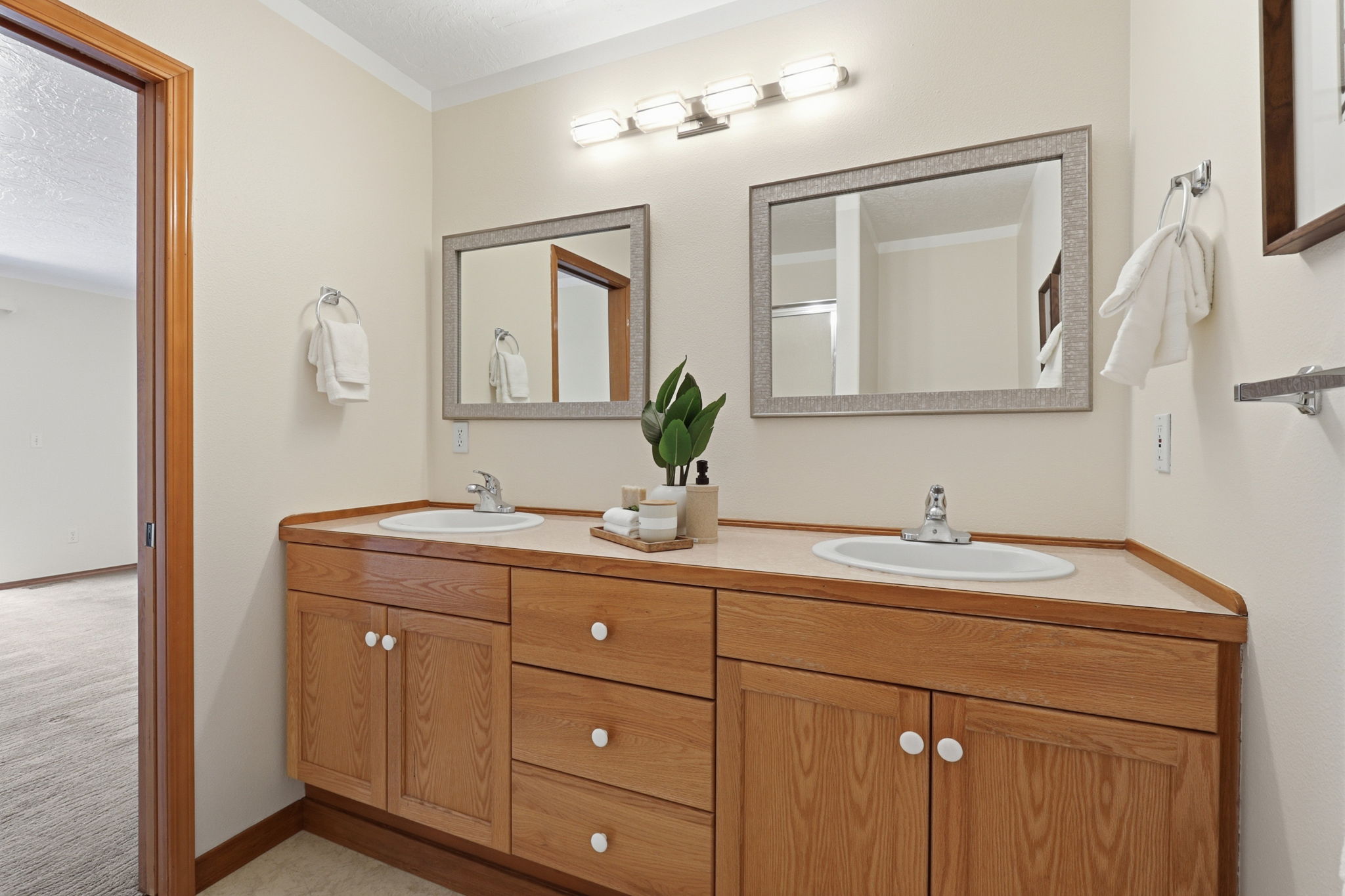  Photo 36