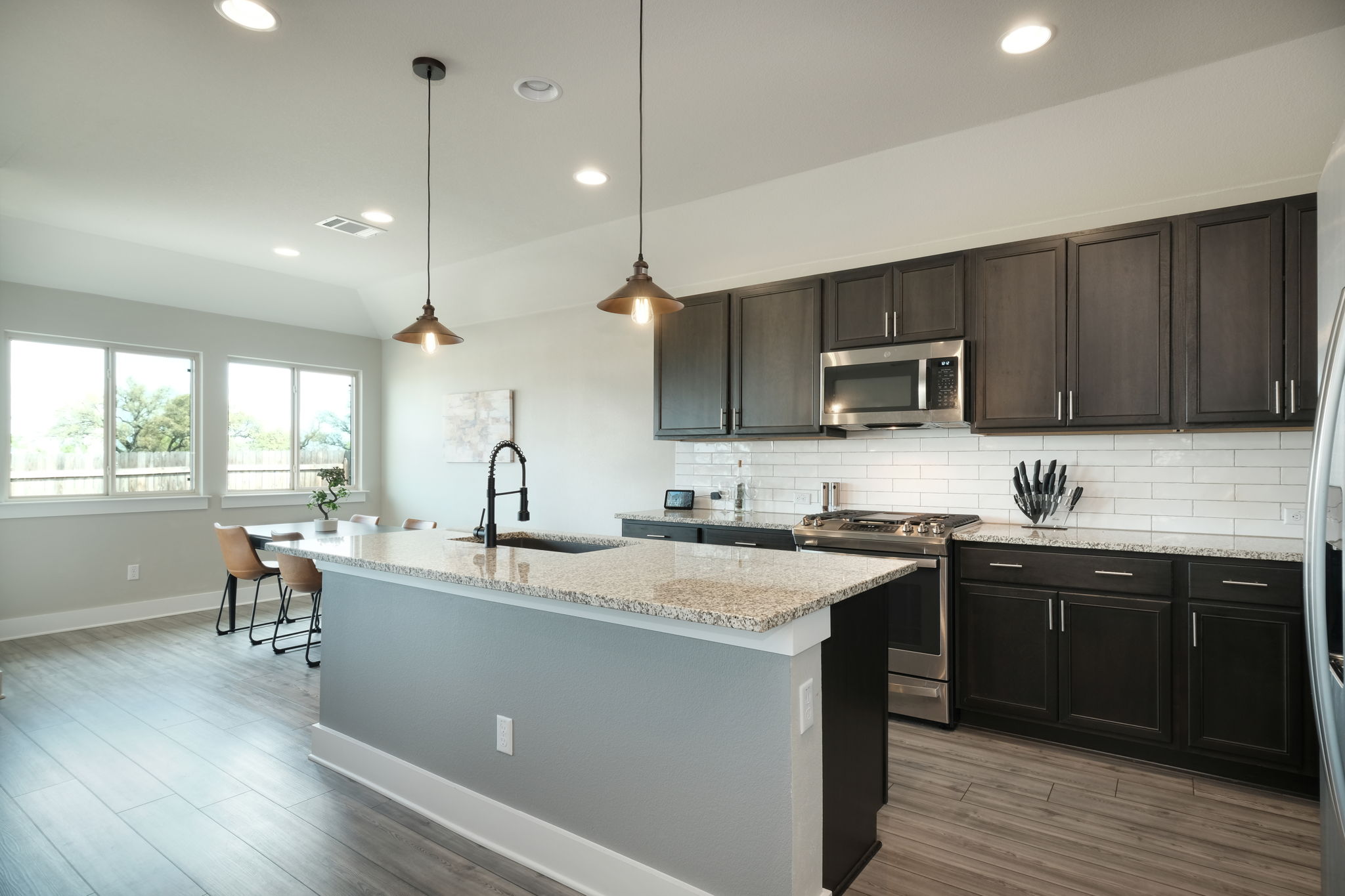 Kitchen/Breakfast Bar