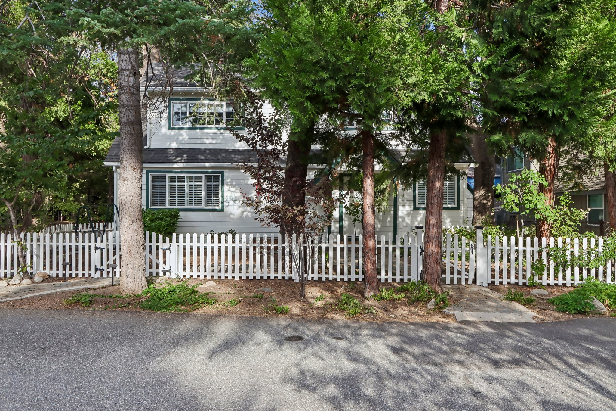 Hemlock Dr-S2808-004.jpg
