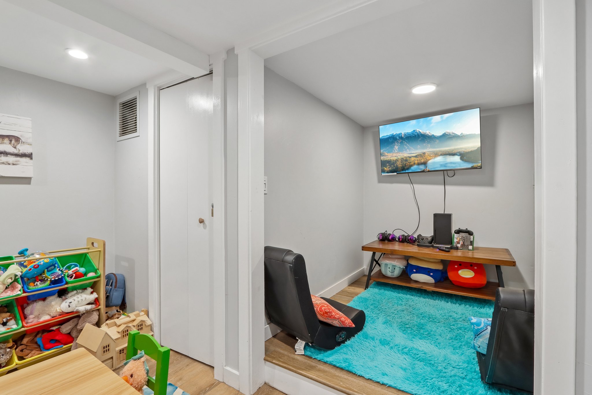 Hemlock Dr-S2808-028.jpg