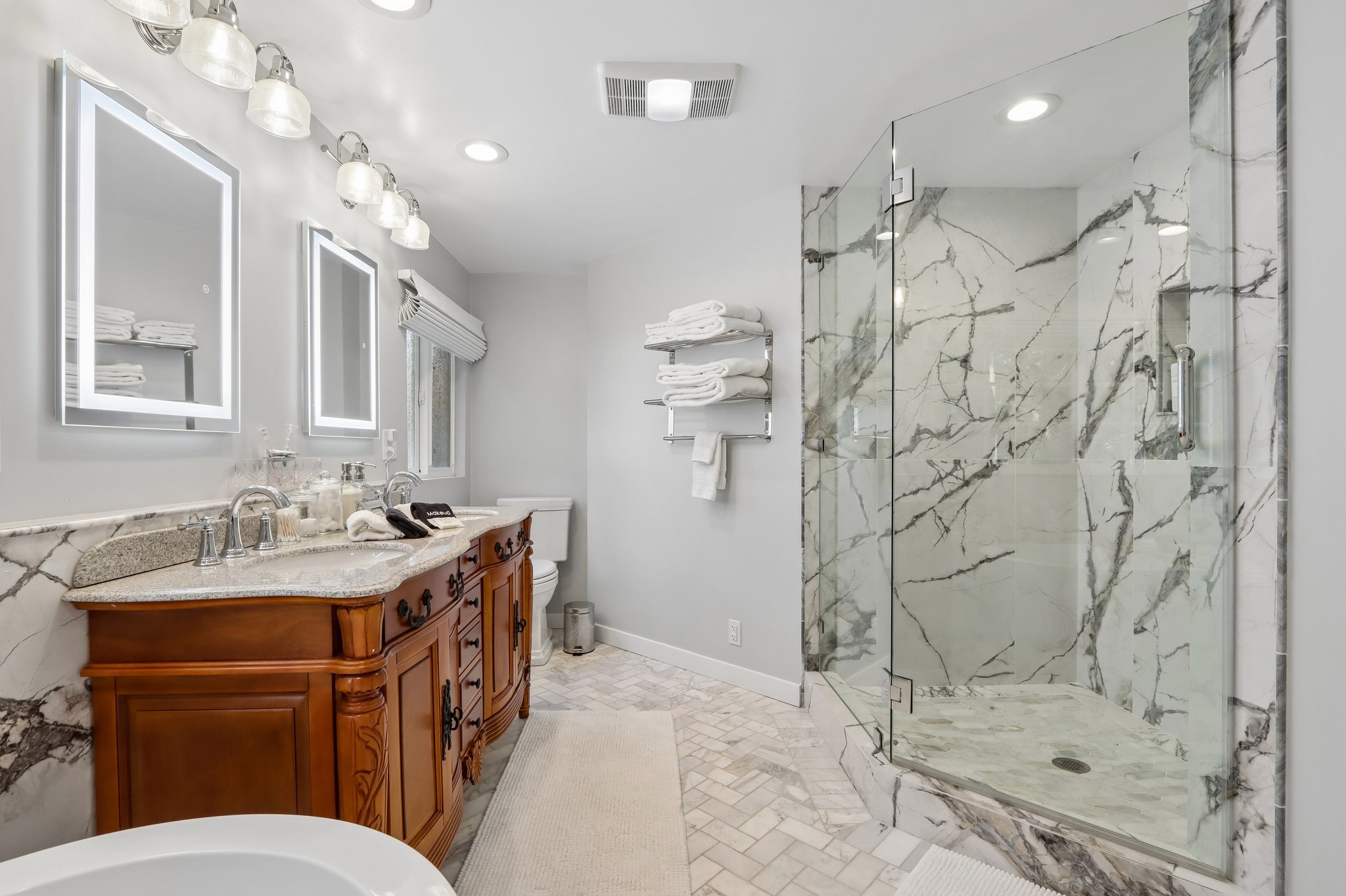 Hemlock Dr-S2808-041.jpg