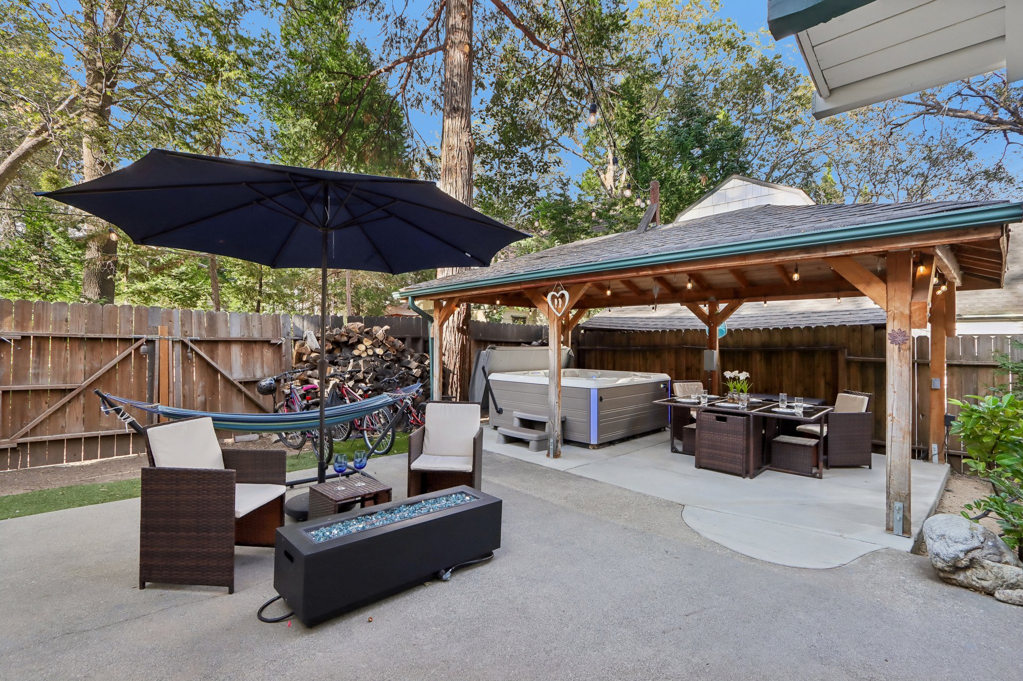 Hemlock Dr-S2808-052.jpg