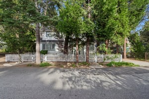 Hemlock Dr-S2808-001.jpg