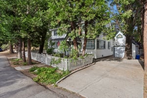 Hemlock Dr-S2808-002.jpg