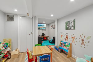 Hemlock Dr-S2808-029.jpg