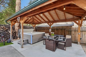 Hemlock Dr-S2808-053.jpg