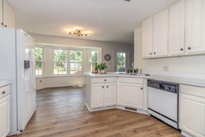 Kitchen/Dining Area