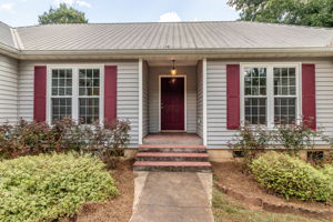 Front Porch/Entrance