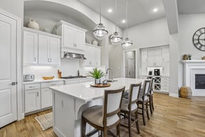 Evangeline-S1606-020.jpg