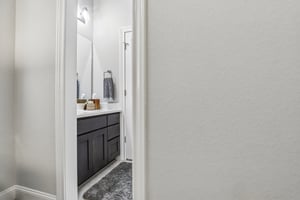 Evangeline-S1606-028.jpg