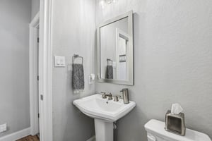 Evangeline-S1606-036.jpg