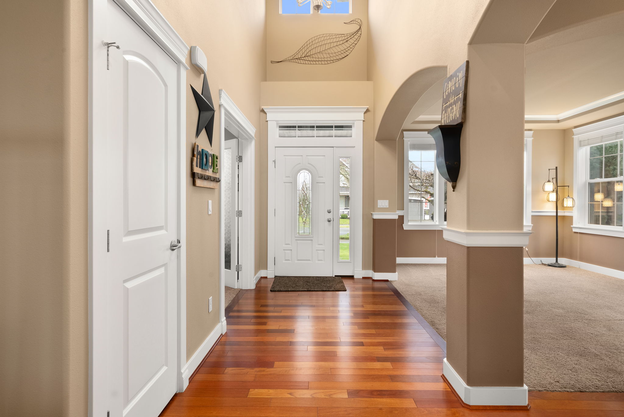 Gorgeous entry with soaring ceilings.
