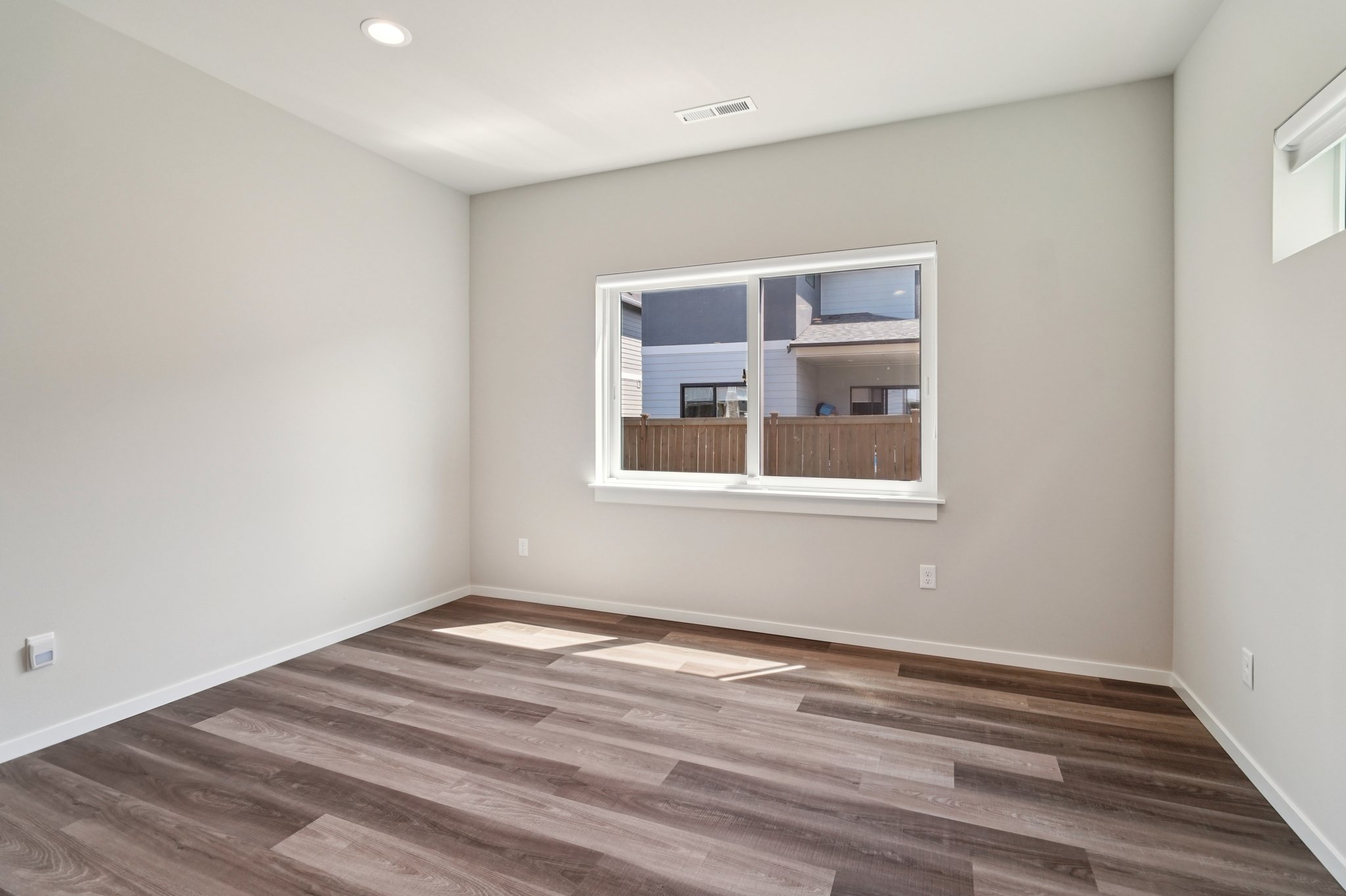 Poplar Ave SE-1806-017.jpg
