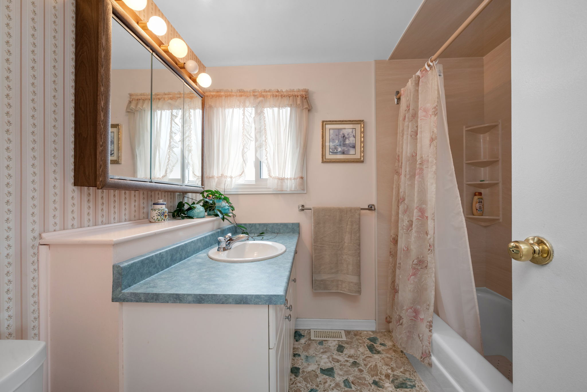  Photo 40